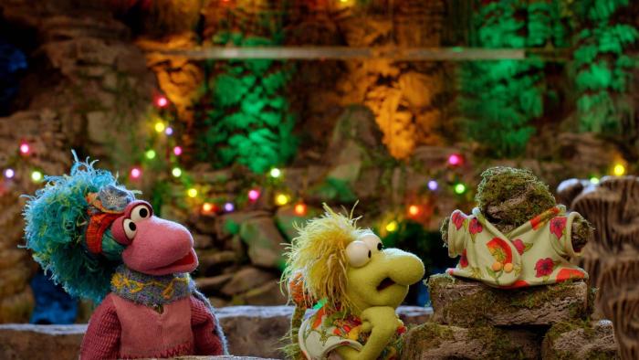 The First Snow of Fraggle Rock TV Show: Wembley Fraggle makes a rock man instead of a snowman