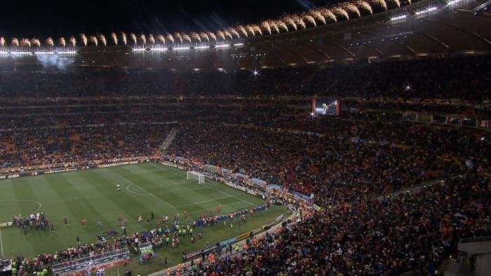 The Men Who Stole the World Cup: Stadium full for World Cup final