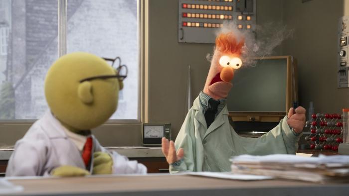 The Muppet Show 2026 TV show screenshot 1: Beaker's eyes glow as Dr. Honeydew looks on