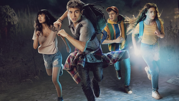 Tierra Incognita TV show: Running through the park. 