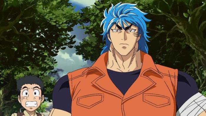 Toriko TV show: Toriko and Komatsu are standing in a forest, Toriko has a serious look on his face and is wearing his classic orange outfit, Komatsu looks scared.