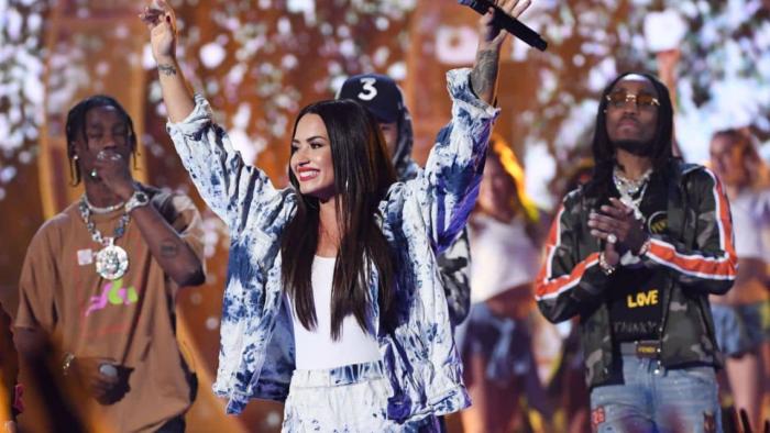 TRL (2017) TV Show: Scene #2