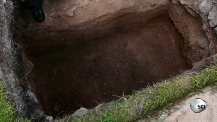 Unearthed TV Series: Unearthing an access way below the ground. 