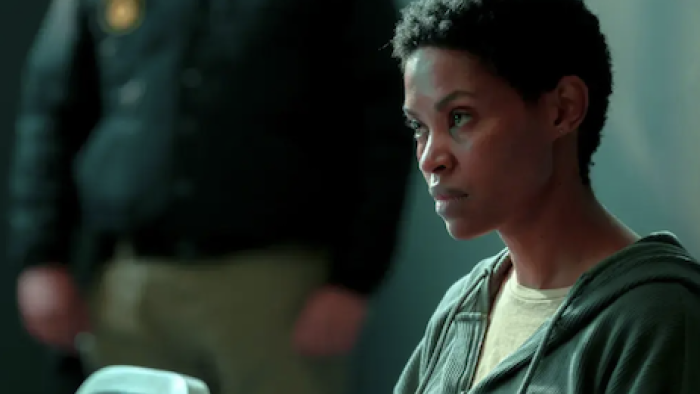 Unseen TV show screenshot 4: Zenzi is questioned by police for murders of criminals. 
