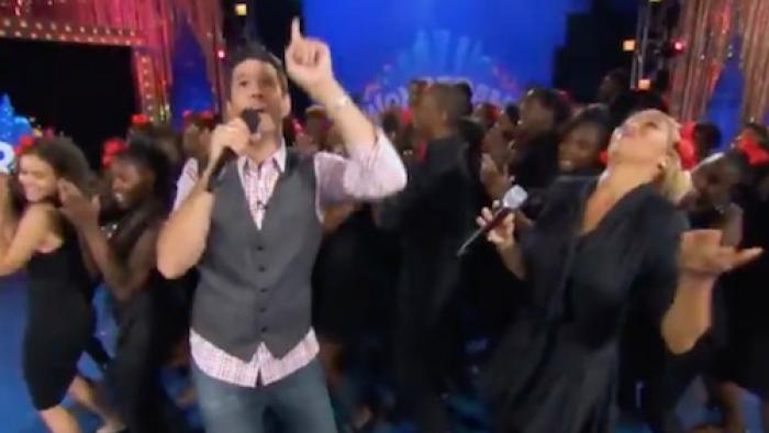 Wonderama TV Series: Dancing and singing. 