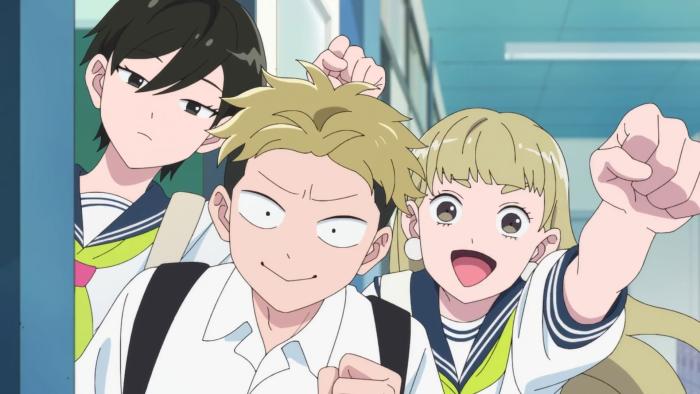 You and I Are Polar Opposites TV show screenshot 2: Suzuki's friends cheer her on, leaning out the classroom door.