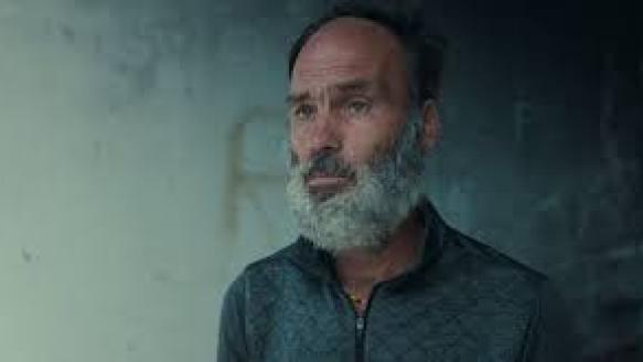 Marea blanca: La surrealista historia de Rabo de Peixe Reseña de Película