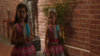 Sophia Grace & Rosie's Royal Adventure Trailer