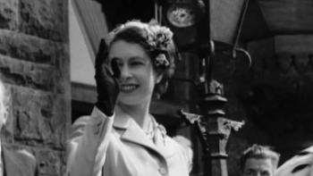 Elizabeth: A Portrait in Part(s) Trailer