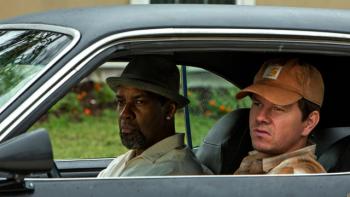 2 Guns Movie: Denzel Washington and Mark Wahlberg sit together in a car