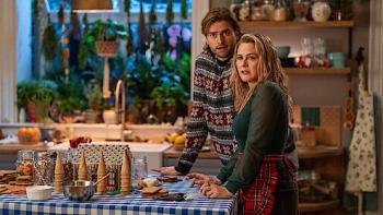 A Merry Little Ex-Mas: Pierson Fodé and Alicia Silverstone in the kitchen.