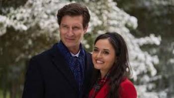 A Royal Date for Christmas: Damon Runyan and Danica McKellar