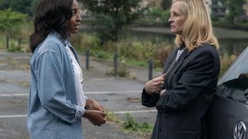After the Hunt movie: Maggie (Ayo Edebiri) confronts Alma (Julia Roberts) in a parking lot