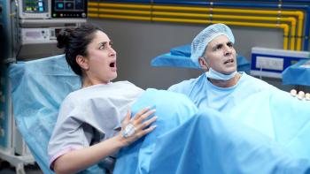 Good Newwz Movie: Scene #3