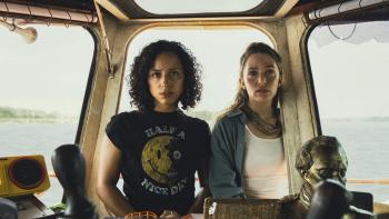 Beware Boiúna movie: Two women on a boat