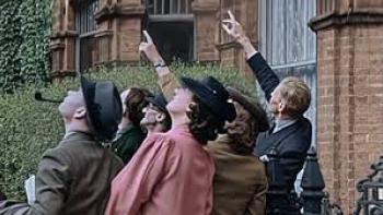 Britain and the Blitz: White people point up