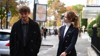 Coup de Chance Movie: Alain and Fanny walk down a Paris street and share a happy conversation