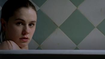 Darkness: Anna Paquin in bath