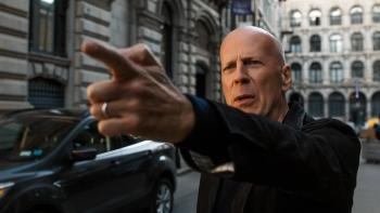 Death Wish Movie: Paul Kersey pointing into the distance