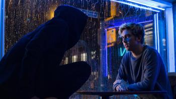 Death Note Movie: Light Meets "L"
