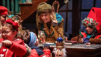 Elf Me: Elia and Ivana. 