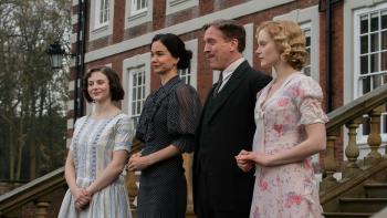 Fackham Hall: Thomasin McKenzie, Katherine Waterston, Damian Lewis, and Emma Laird stand in a row on the steps of a stately home