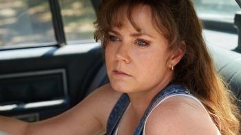 Hillbilly Elegy Movie: Bev drives a car, looking grim