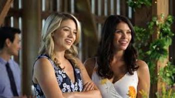 Hometown Holiday Movie: Samantha Gracie and Sarah Troyer