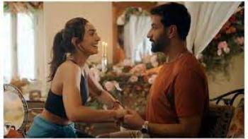 Honeymoonish: woman and man