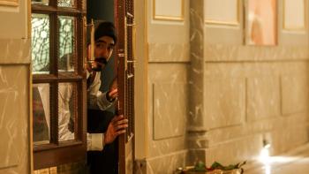 Hotel Mumbai Movie: Arjun tries to find a way out