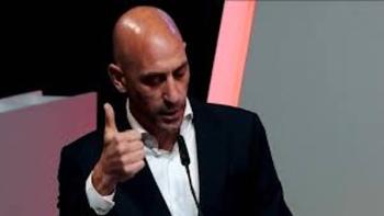 It’s All Over: The Kiss That Changed Spanish Football: Rubielas defends himself.