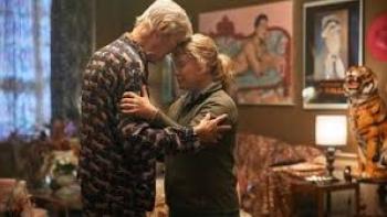 Je m'appelle Agneta Movie: Eva Melander and an older man embrace