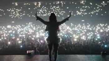 Lali Time to Step Up movie: Lali in concert