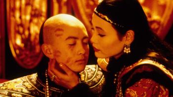 The Last Emperor Movie: Wan Jung kisses teen Puyi's face, leaving red lipstick prints