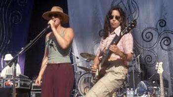 Lilith Fair: Building a Mystery: Women rock out.