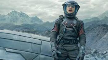 Long Distance Movie: Man in spacesuit outside