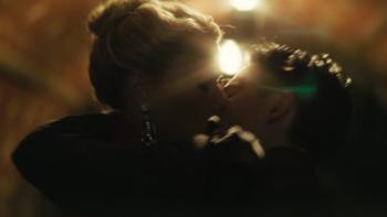 Marty Supreme movie: Marty and Kay kiss