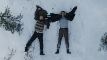 Mayday: Ryan Reynolds and Kenneth Branagh in the snow.