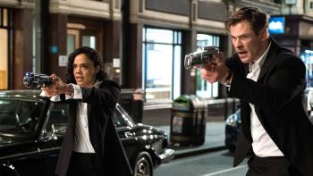 Men in Black: International Movie: Agent M and Agent H pull out their guns