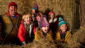 Christmas on Mistletoe Farm: Adult farmhand Beano and five young siblings scream in surprise