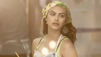 Música: Camila Mendes in a market