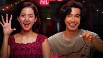 My Boo movie: Maylada Susri and Sutthirak Subvijitra smile and wave