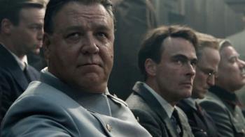 Nuremberg movie: Hermann Göring (Russell Crowe) in court, sitting next to Rudolf Hess