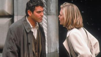 One Fine Day: George Clooney and Michelle Pfeiffer argue in the street