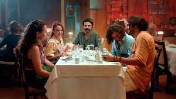 Oregon: People gathered around a table
