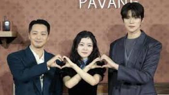 Pavane Movie: Main cast holds hands, making a heart symbol