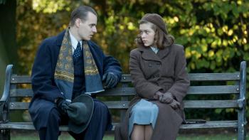 Red Joan Movie: Joan and Peter sit together on a bench