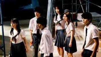 Re/Member: The Last Night movie: Asian high school students in uniform look worried