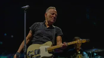 Road Diary: Bruce Springsteen and the E Street Band: Springsteen performs.