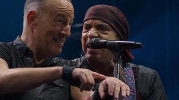 Road Diary: Bruce Springsteen and the E Street Band: Springsteen and Steven Van Zandt sing.